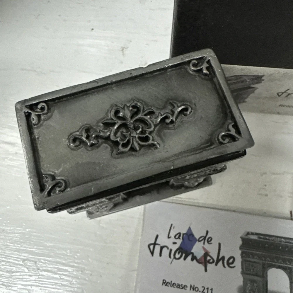 N/A object art